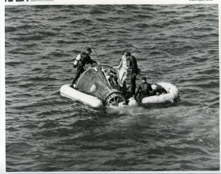 Gemini 6, On water, Recovery Operation (65-H-2277)