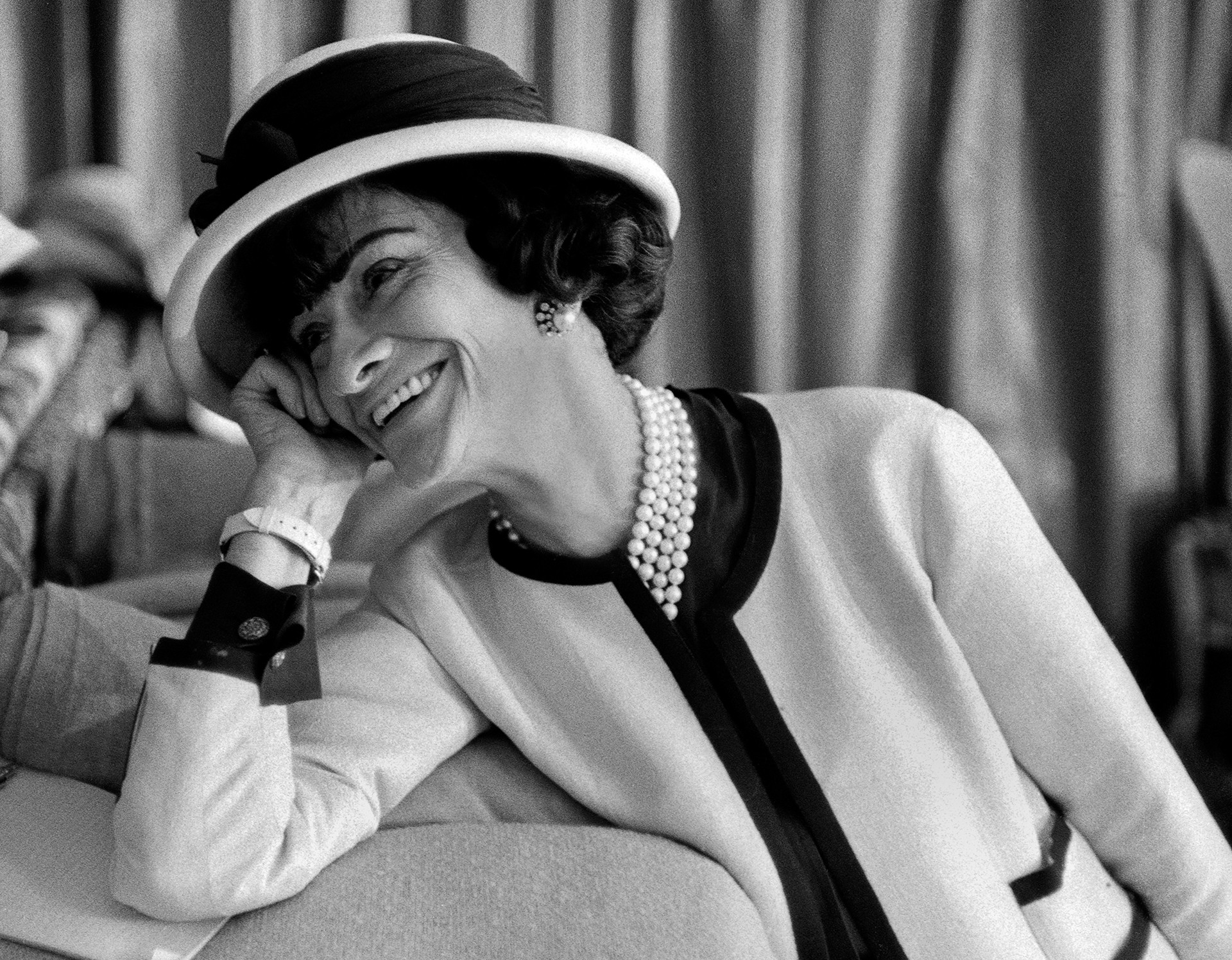 Coco Chanel - Douglas KIRKLAND
