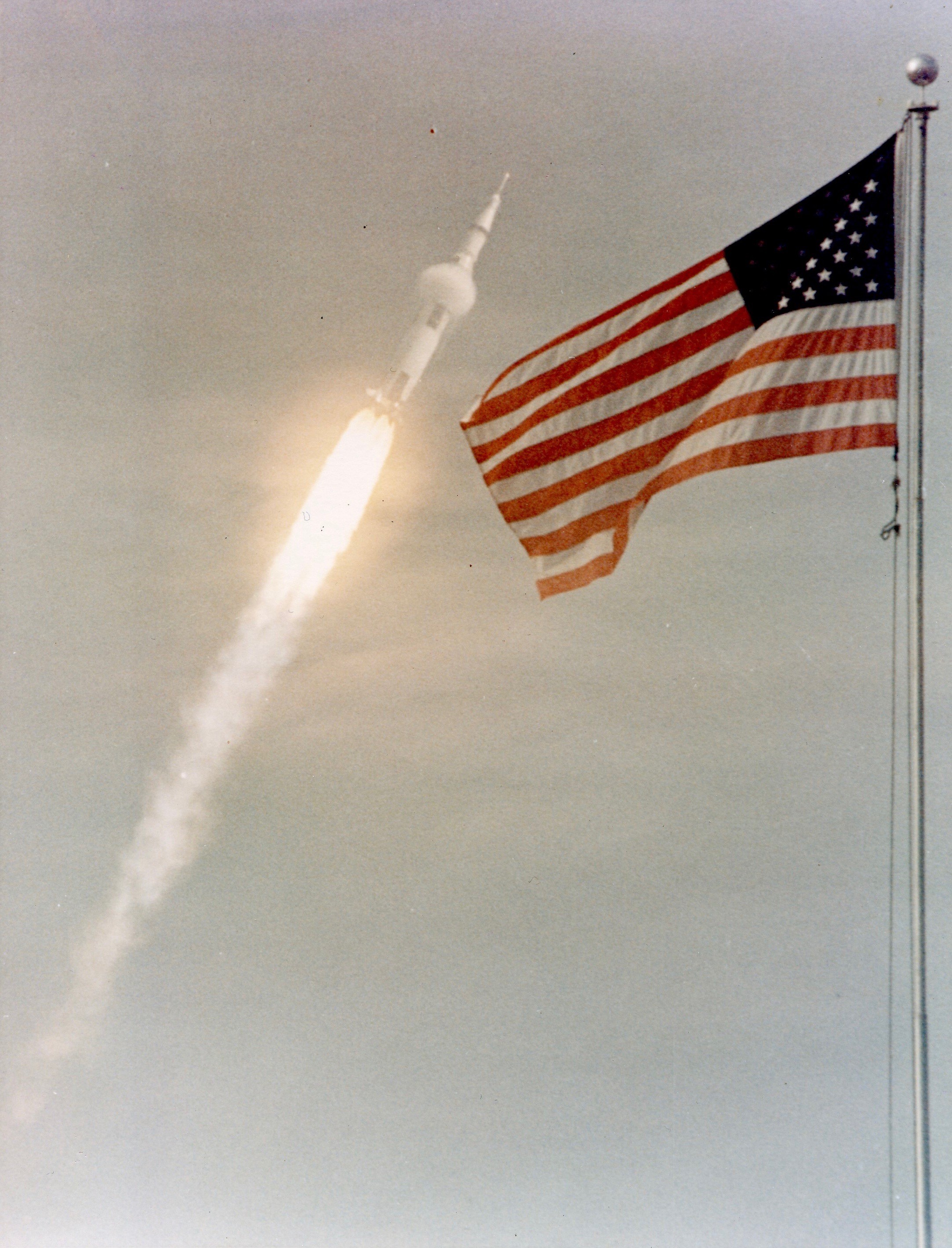 Photo Nasa Apollo 13 Fusée Lunaire Saturne V au décollage 