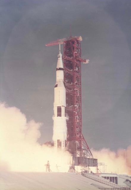 Apollo 11, Lancement de la fusée Saturn V (S-69-39525) - NASA