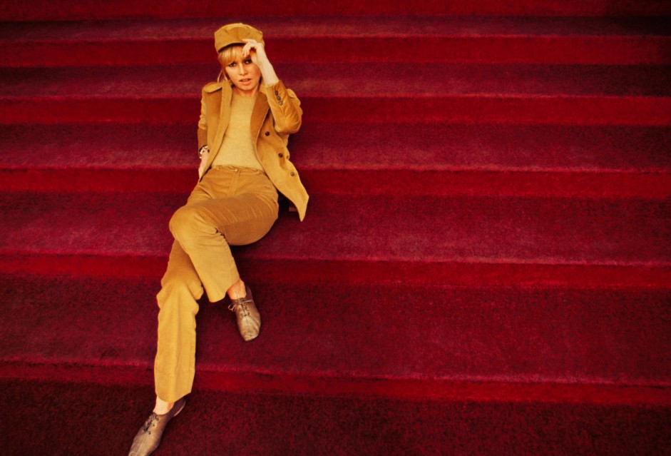 Brigitte Bardot, Red Stairs, 1965 - Douglas KIRKLAND