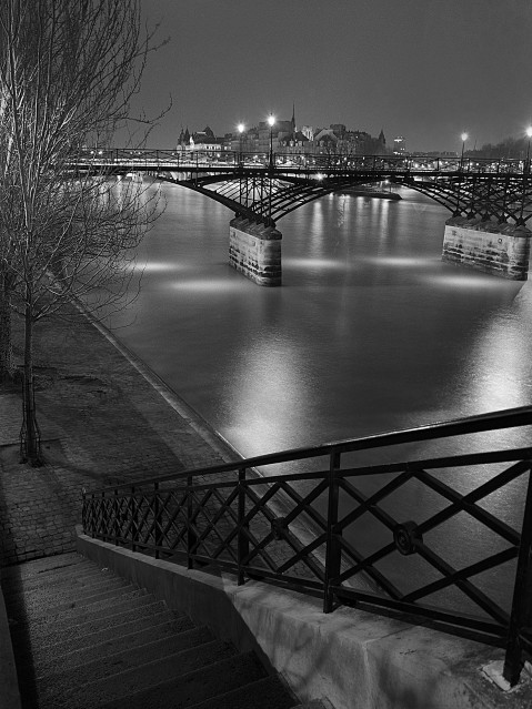 Pont des Arts - Paris by night - Gary ZUERCHER