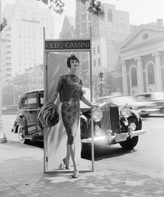 Oleg Cassini, Anne St. Marie, Park Avenue, New York, NY, 1958 - William HELBURN