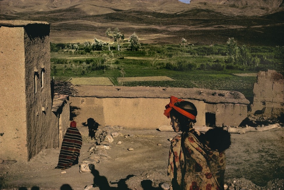 Maroc, Haut-Atlas, Moussen, Imilchil, 1976 (2) - Harry GRUYAERT